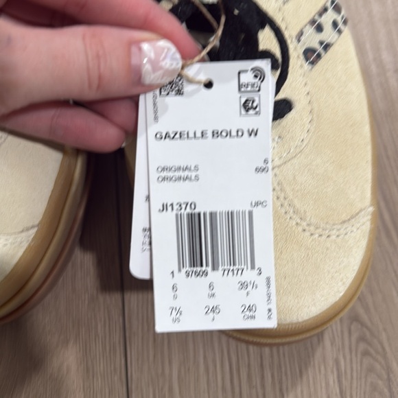 Adidas Gazelle Bold Leopard Print W 7.5 US NWT - Picture 3 of 8